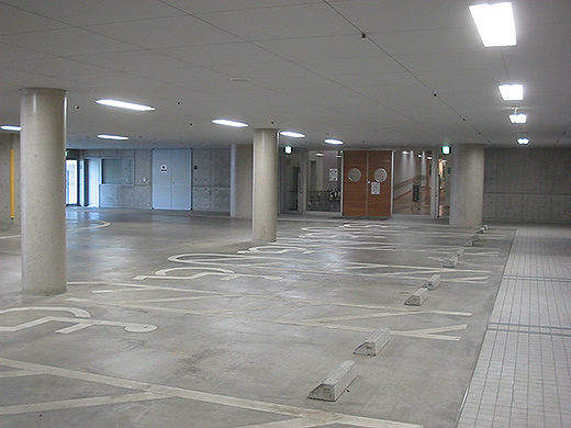 身障者用駐車場